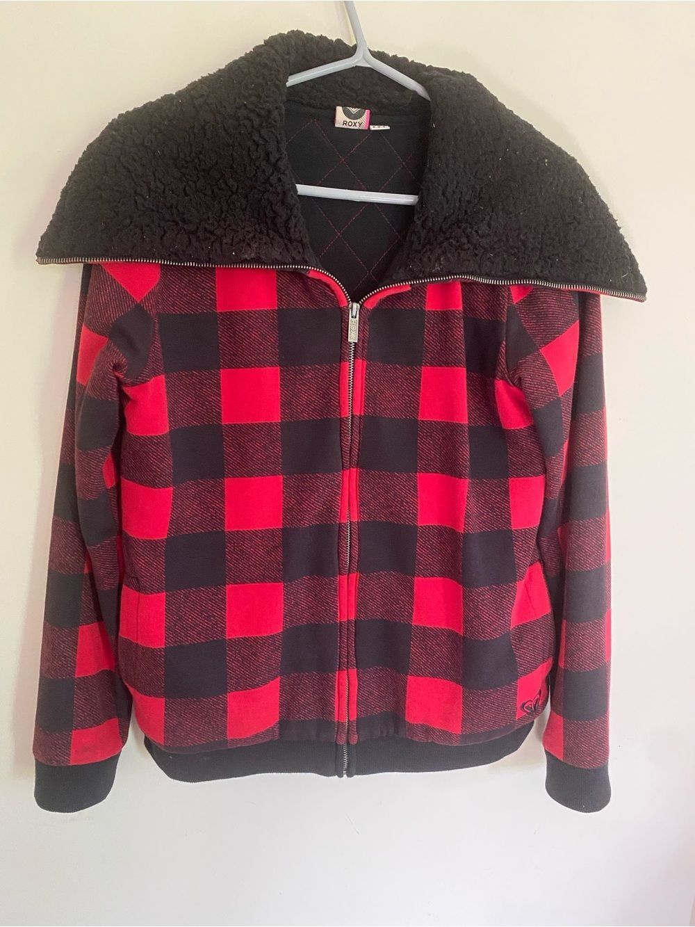 Roxy Red and Black Buffalo Plaid Sherpa Collar Puffer Jacket Sweater zip up